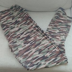 LuLaRoe camo TC Leggings